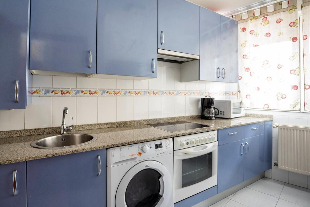 Adosado Con Piscina, Terraza Y Garaje En Appartement *