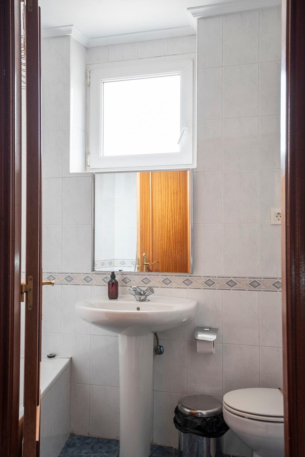 Adosado Con Piscina, Terraza Y Garaje En