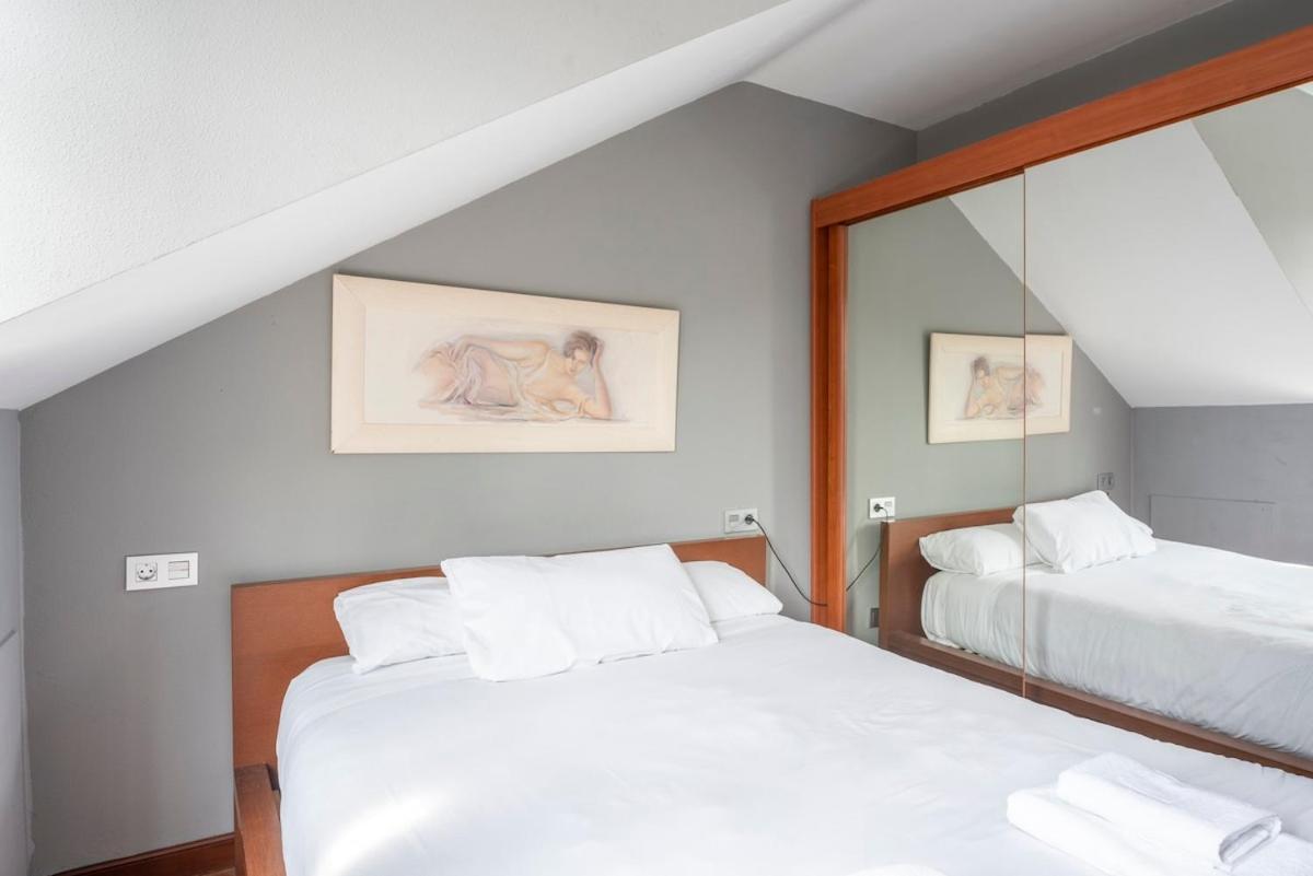 Adosado Con Piscina, Terraza Y Garaje En Appartement