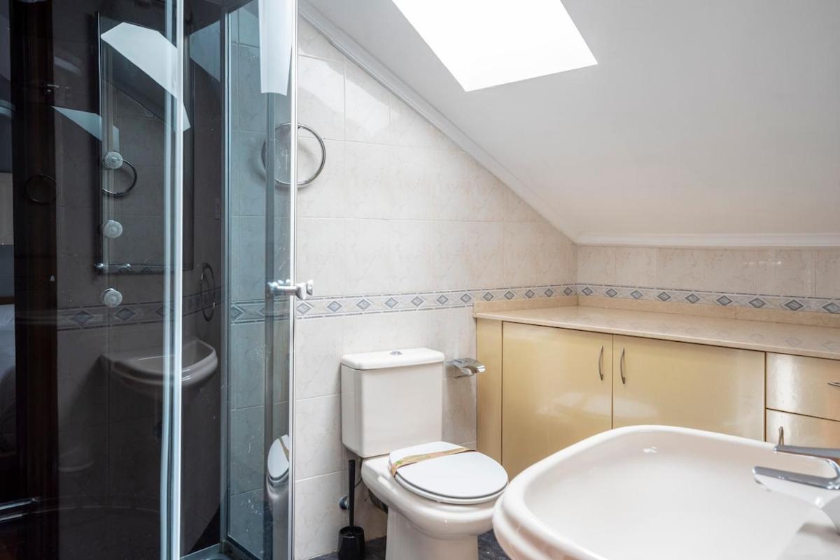 Appartement Adosado Con Piscina, Terraza Y Garaje En Castro Urdiales