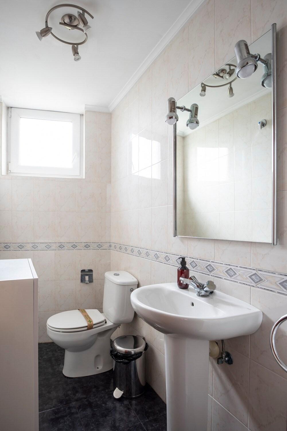 Adosado Con Piscina, Terraza Y Garaje En Appartement